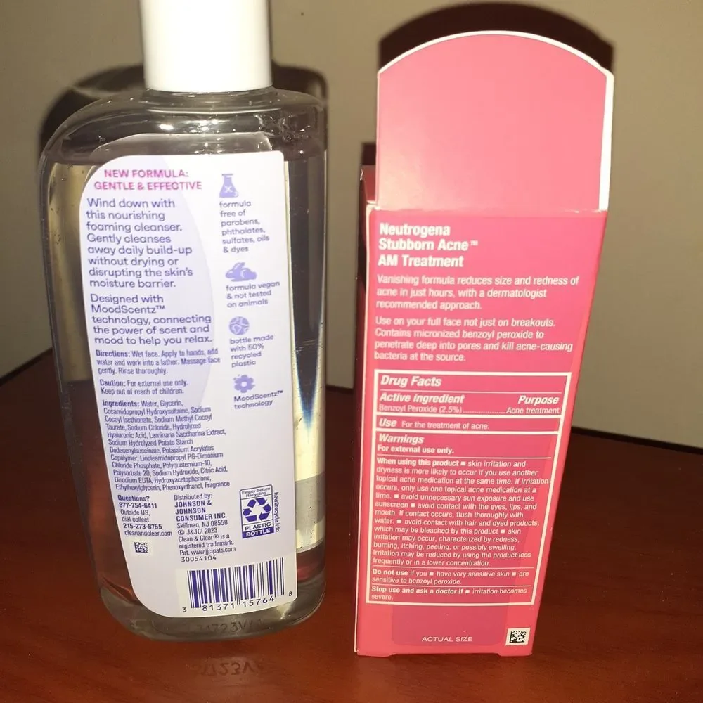Neutrogena Stubborn Acne AM Treatment & Clean & Clear Facial Cleanser New